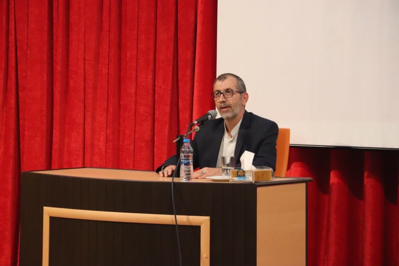 دبیر ستاد امر به معروف و نهی از منکر گیلان مطرح کرد: شرافت امت اسلامی در امر به معروف و نهی از منکر است.