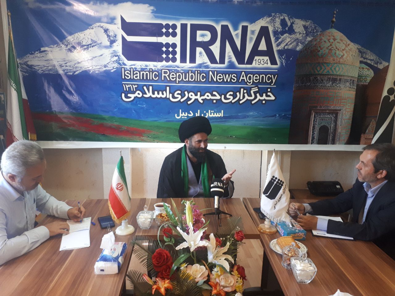فعالیت خود را بر مطالبه‌گری از مسئولان متمرکز کرده‌ایم