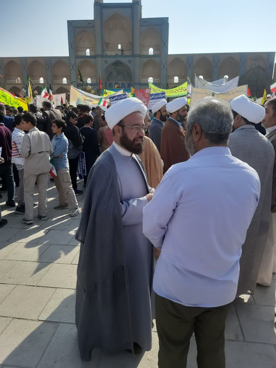 گزارش تصویری از حضور و دعوت اعضای ستاد امر به معروف استان جهت شرکت در راهپیمایی ۱۳ آبان ماه