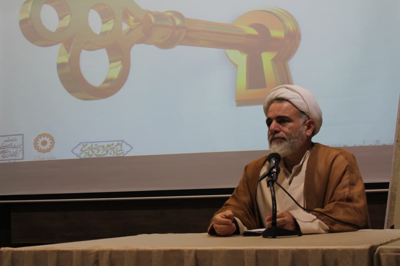 شعار فمینیست عین ظلم به زن ها می باشد