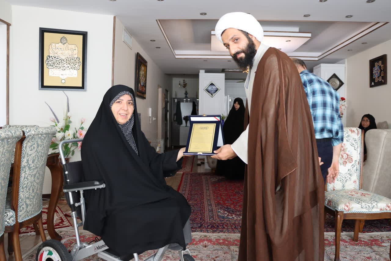 تجلیل از قهرمان محجبه البرزی
