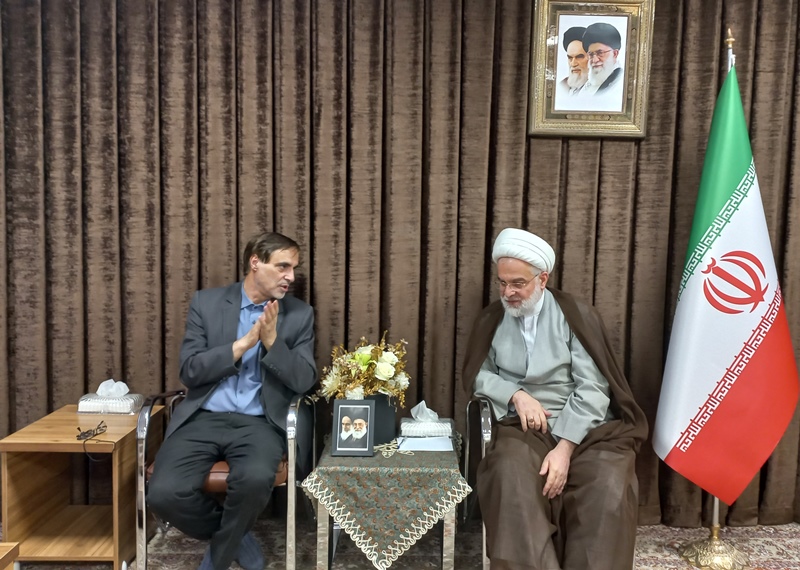 بی توجهی به مقوله عفاف و افزایش رشوه خواری در ادارات کردستان