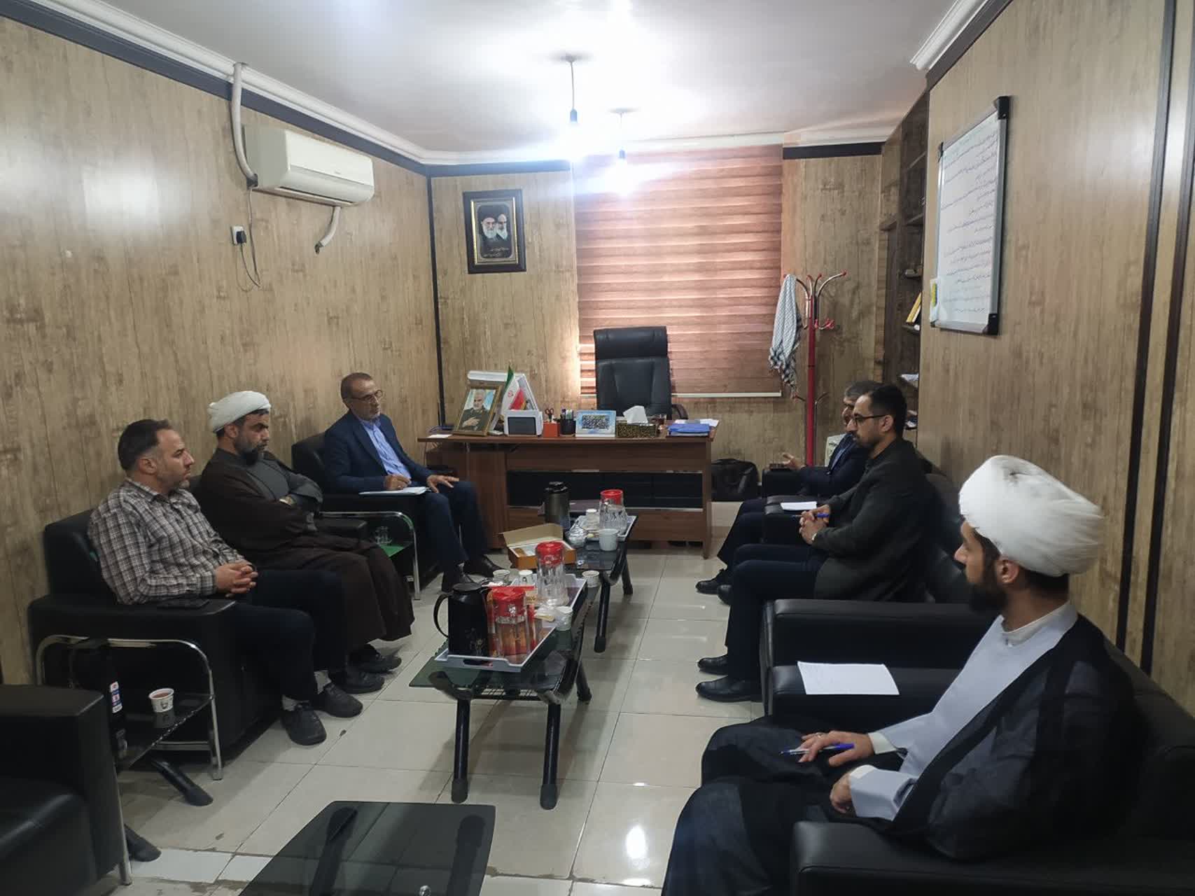 نشست دبیر ستاد استان با مسئول شورای اقامه نماز شرکت فولاد خوزستان