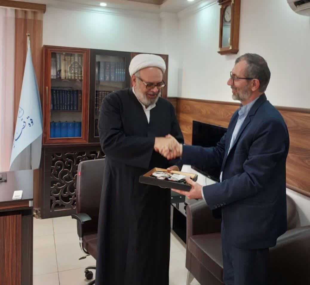 دبیر ستاد امر به معروف و نهی از منکر استان گیلان با حجت الاسلام والمسلمین صادقی نیارکی رئیس کل دادگستری گیلان دیدار و گفتگو کردند.