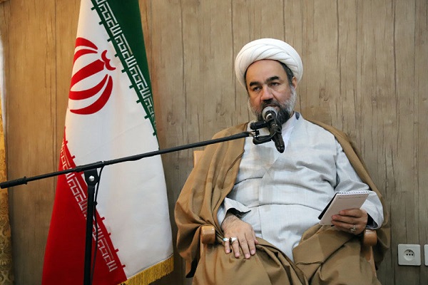 از هر مطالبه‌گری که در چارچوب شرایط شرعی و فقهی انجام شود دفاع می‌کنم