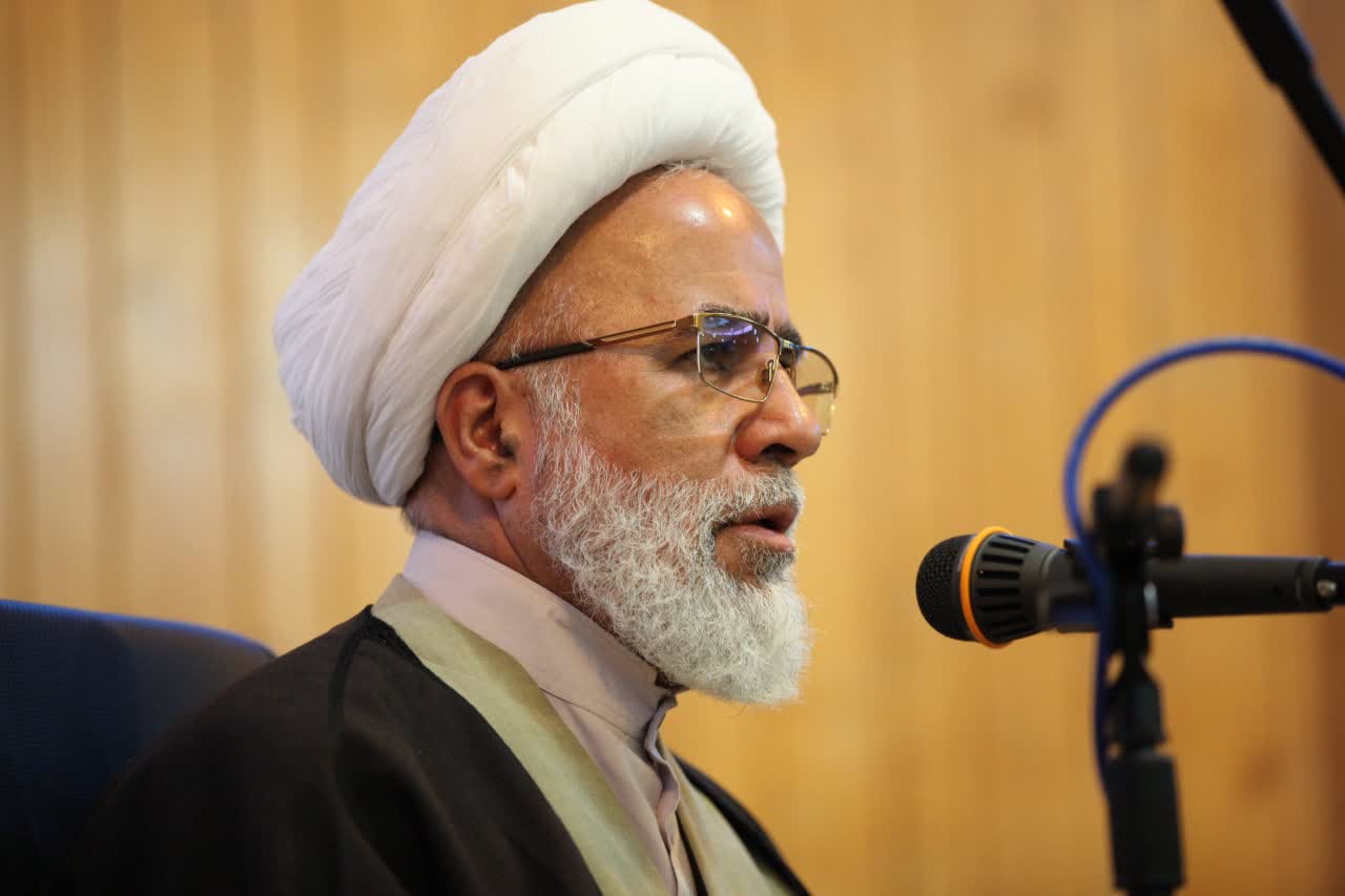 آینده‌ی کشور، به‌دست محیط‌های علمی است