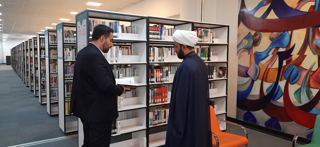 دبیر ستاد امر به معروف و نهی از منکر لرستان از کتابخانه مرکزی خرم آباد بازدید کرد 