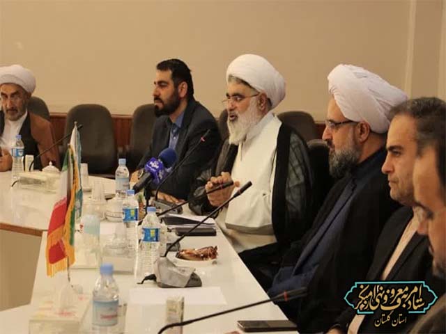 نشست علمی و تخصصی نخبگان و اساتید حوزه و دانشگاه با حضور دبیر ستاد امربه‌معروف و نهی از منکر کشور 