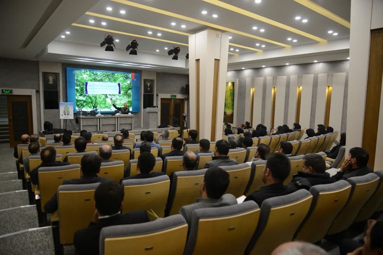  احیای منابع طبیعی و آبادانی روستاها از مطالبات اصلی مردم است