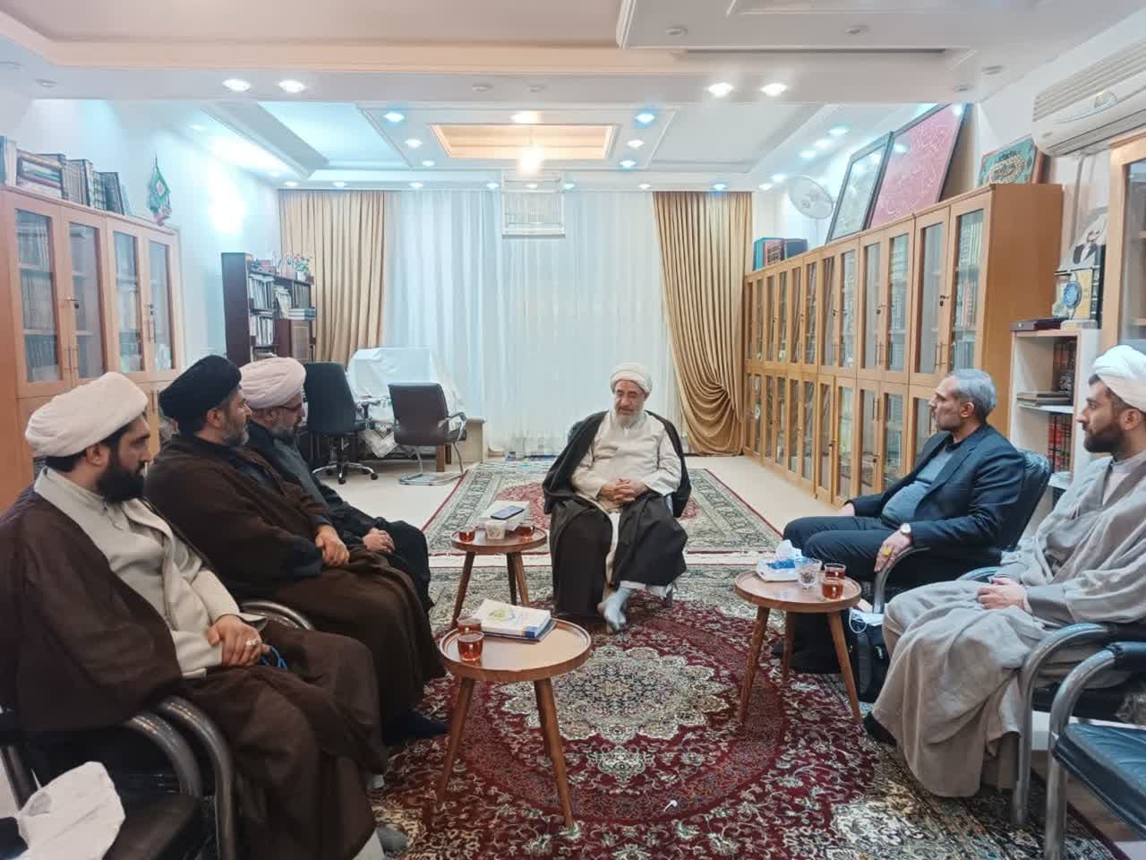 دیدار جمعی از مسئولان ستاد امر به معروف با آیت‌الله اراکی