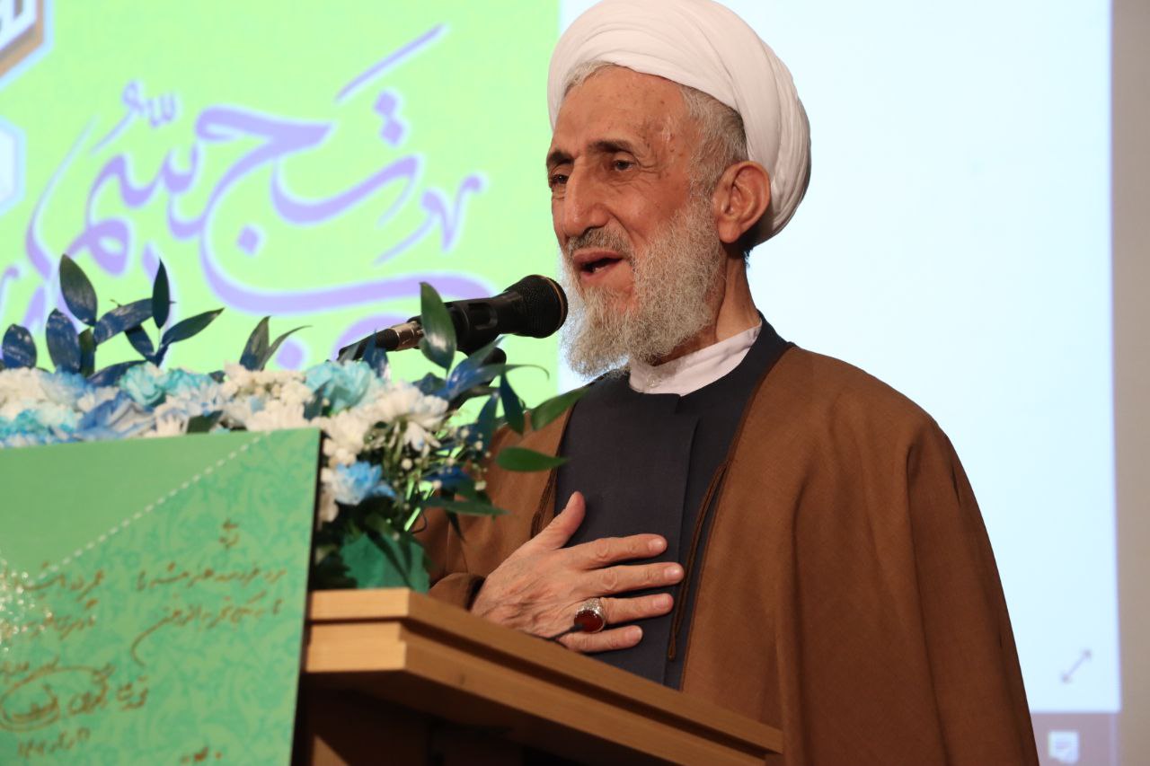 دانشگاه‌ها باید هنر اخلاق‌مداری و ایثار را ترویج دهند