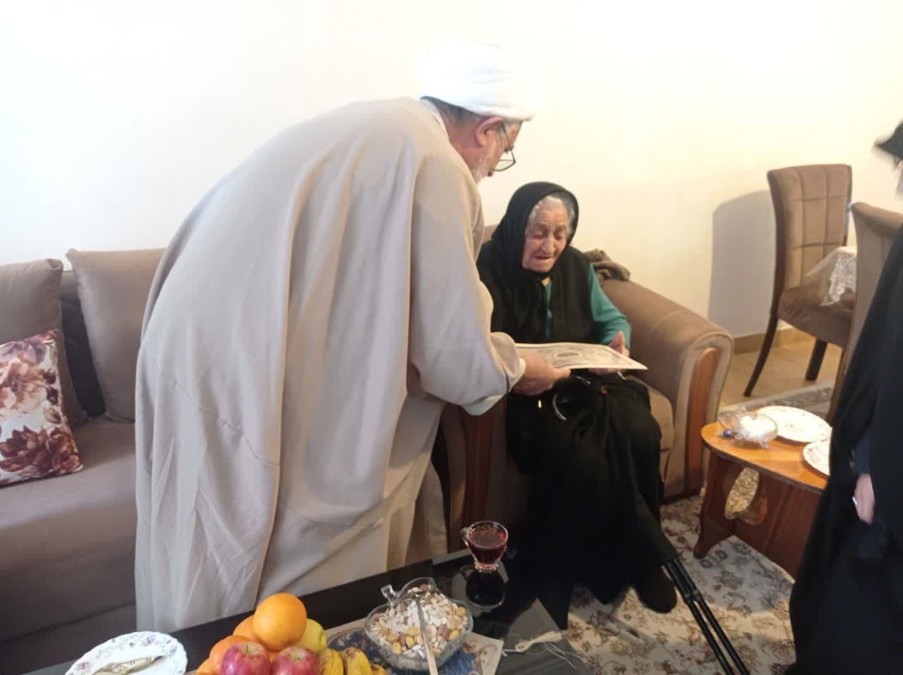 دیدار دبیر ستاد امر به معروف آذربایجان‌غربی با مادر شهید مسیحی