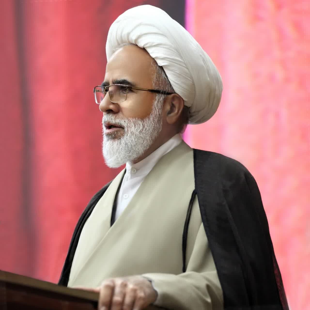 مسئولان به حل مشکلات جامعه توجه بیشتری داشته باشند