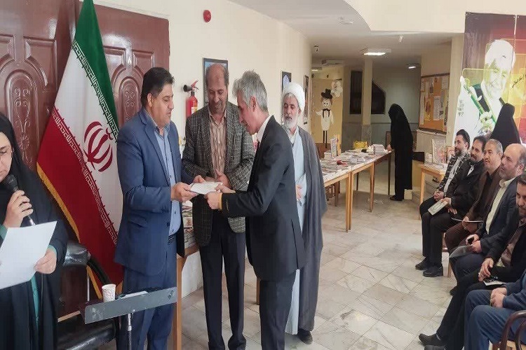  ترویج فرهنگ کتاب‌خوانی نیاز به زیرساخت‌های مناسب دارد/چرا سرانه کتاب و کتاب‌خوانی کاهش‌یافته است؟