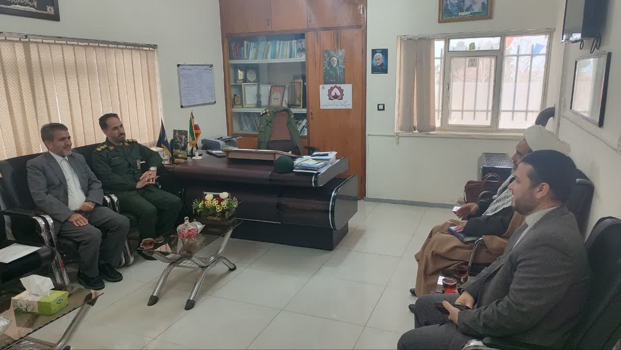 جلسه هم اندیشی مسئول دفتر ستاد با امام جمعه و فرمانده سپاه شهرستان نهاوند برگزار شد