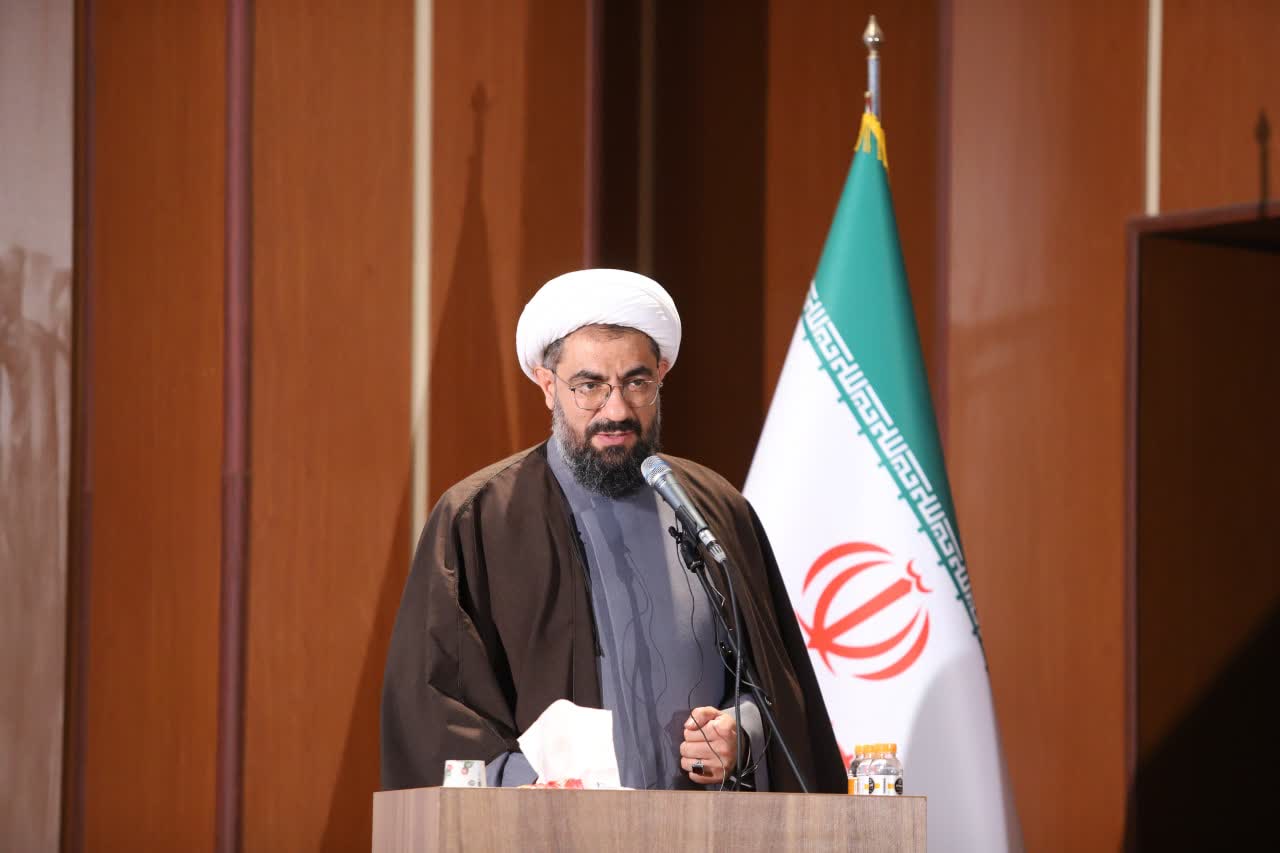 صندلی‌‌های مسئولان امانت شهدا است