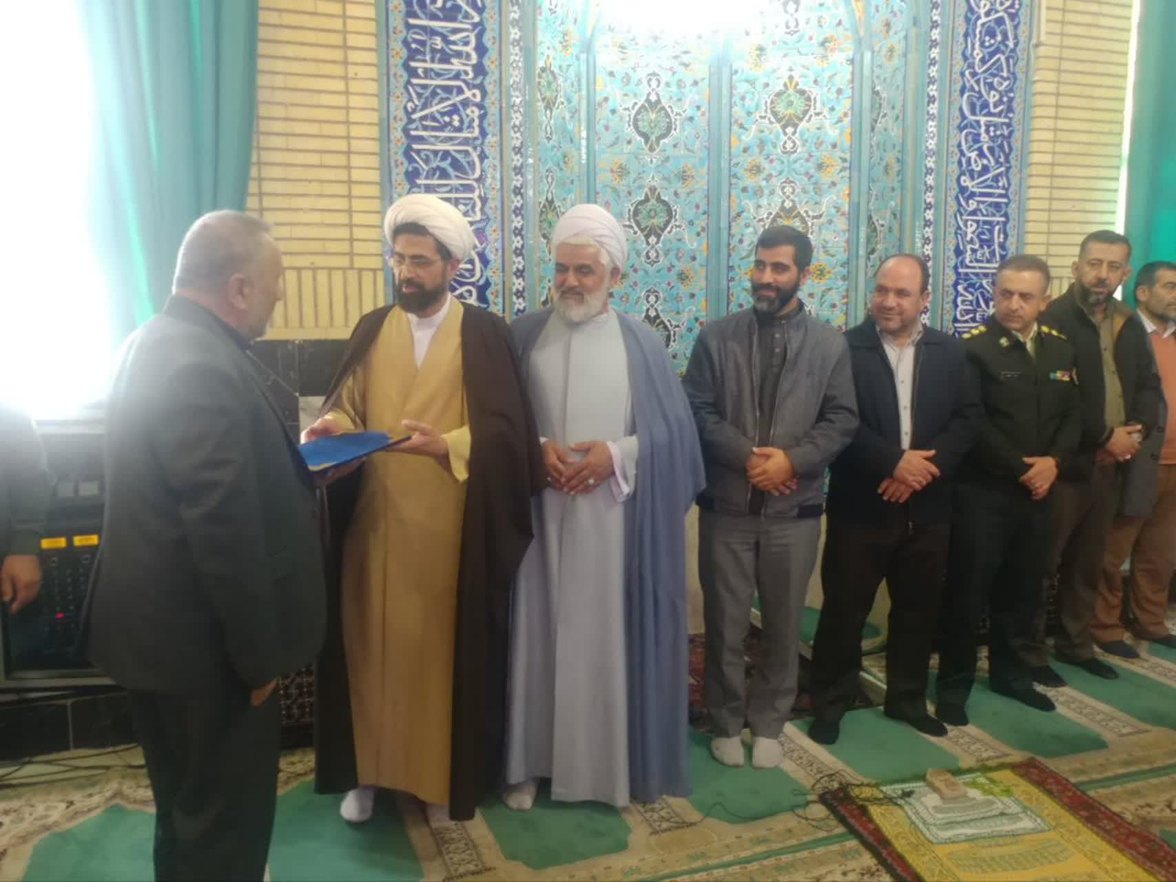 شرکت در انتخابات یکی از معروفهای مهم است.