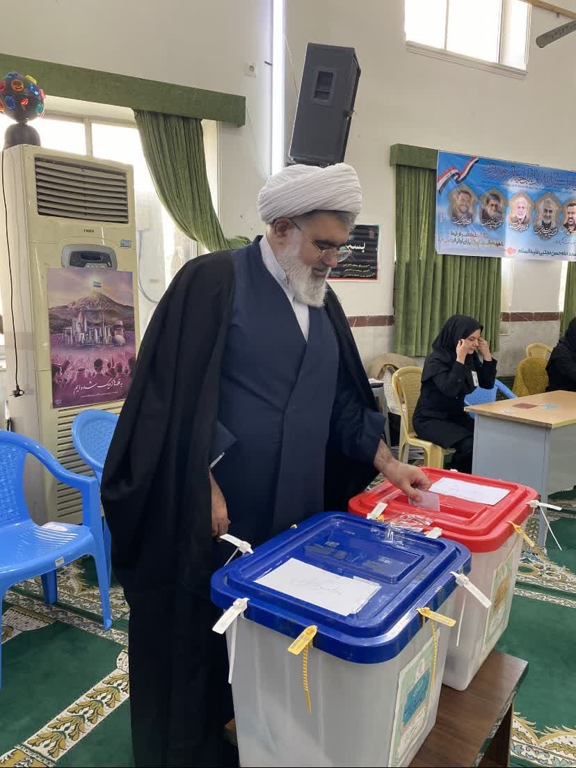 دبیر ستاد امربه‌معروف استان گلستان رأی خود را به صندوق انداخت