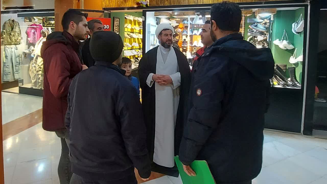 در طرح یکشنبه‌های معروف ستاد امر به معروف خراسان شمالی، مسئولان به میان مردم می‌روند.