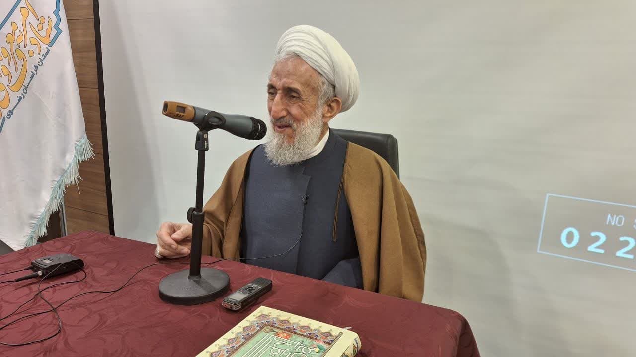 گسترش امربه‌معروف در جامعه از ترویج بدی ها جلوگیری می کند