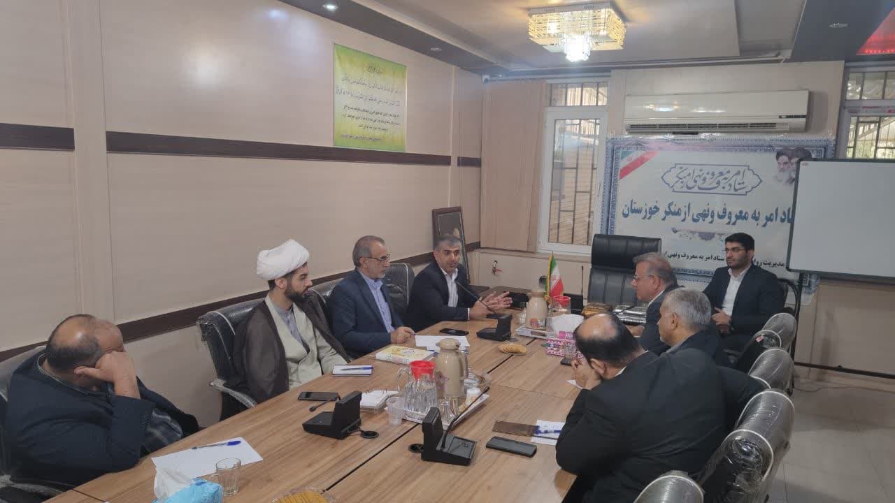 نشست دبیر و معاونین ستاد استان با متولیان بانک های خوزستان
