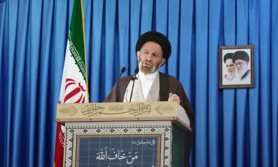 توزیع لباس‌های غیرمانوس با فرهنگ ایرانی اسلامی متوقف شود