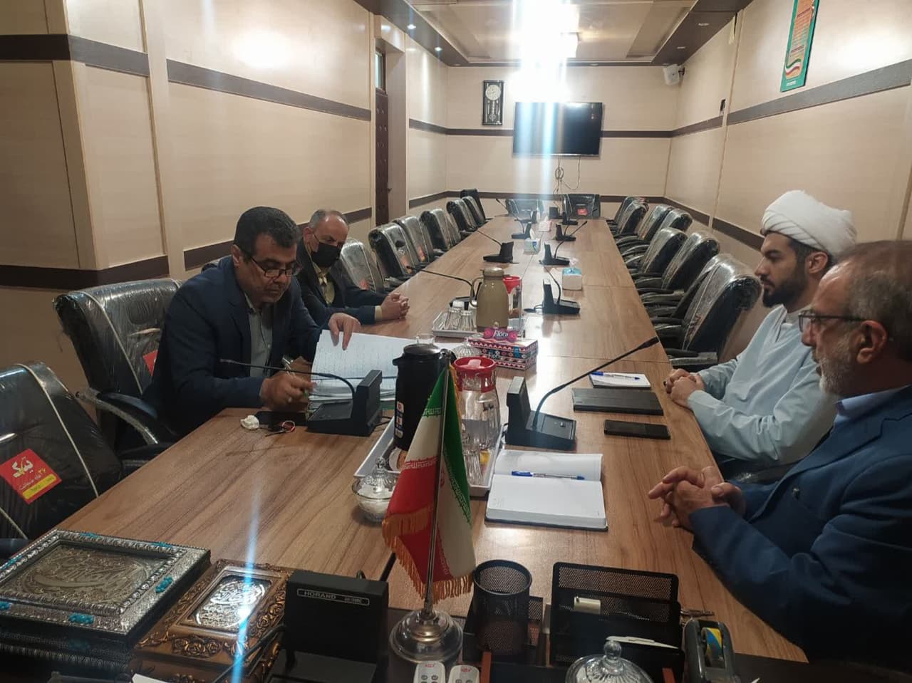 نشست معاونین ستاد استان با نمایندگان اتاق اصناف و بازرگانی