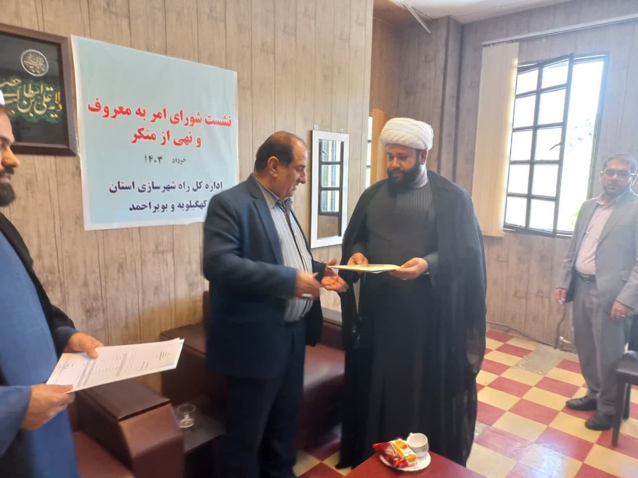 تعدی به بیت المال، گناه کمرشکن و ویرانگری است که مجرم در این تعدی به یک ملت بدهکار است