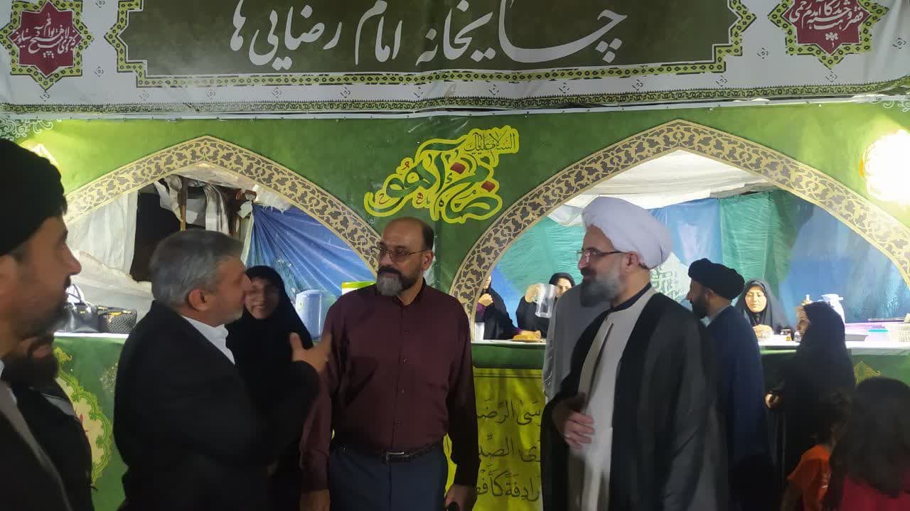 بازدید از چایخانه امام رضایی‌ها