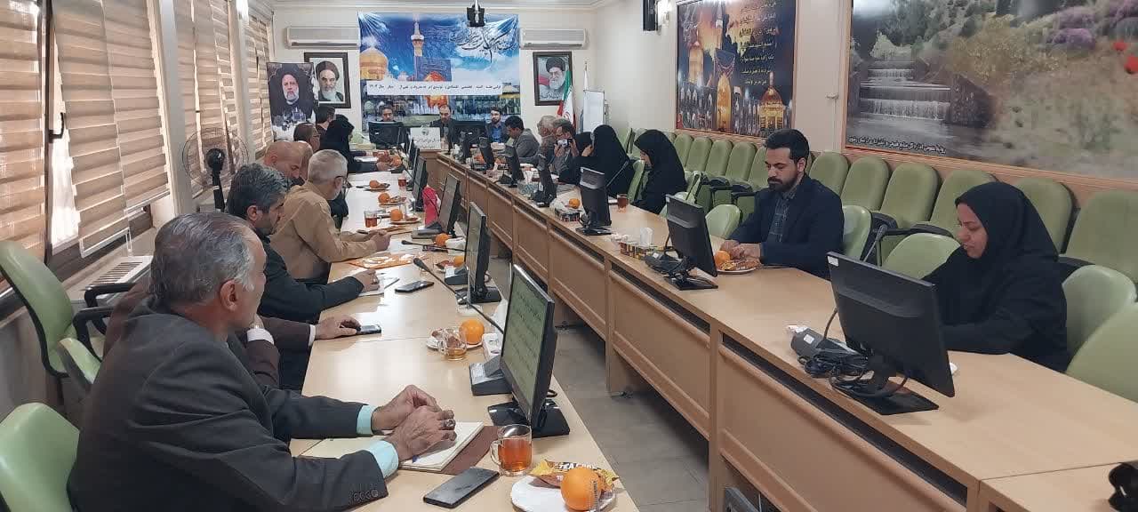 کارکنان دستگاه‌های اجرایی، طلایه‌داران معروف در راستای تبیین فریضتین هستند