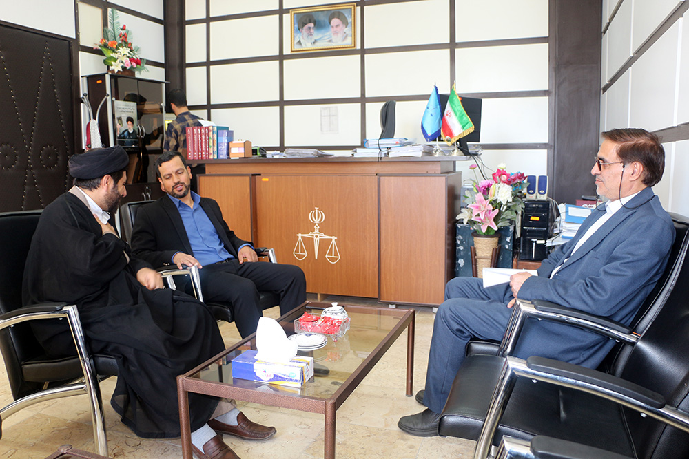 مطالبه‌گری از مسئولان در رأس امور فعالیت‌های ستاد امر به معروف است