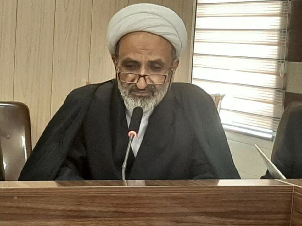 اخلاق مداری و اخلاق محوری از مصادیق امربه معروف است