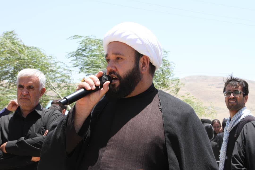 عاشورار دانشگاهی است که دانش آموختگان و آزادی خواهان آن در هر عصر و زمانی تحت هر مذهب و آیینی از مکتب سیدالشهدا(ع) درس می آموزند. 