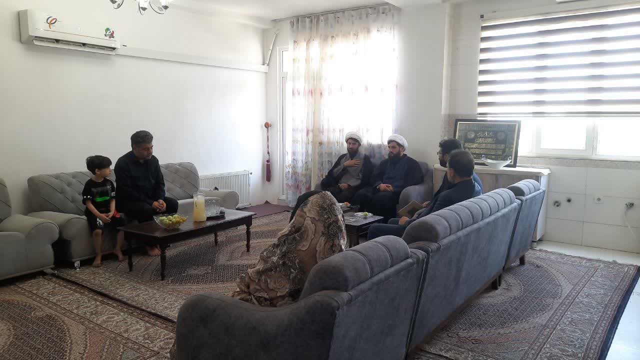دیدار دبیر و کارکنان ستاد امر به معروف و نهی از منکر استان لرستان با خانوده محترم شهید اسحاق سلطنتی پور
