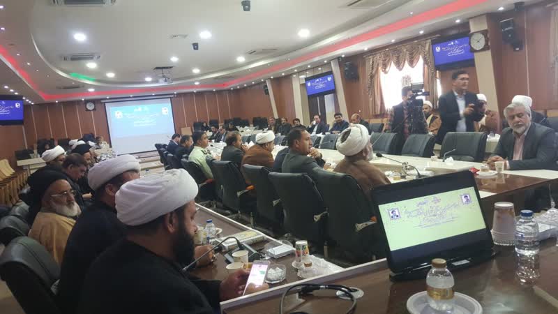  جای تأسف است که مدیرانی که عضو این جلسه هستند در جلسه حضور ندارند