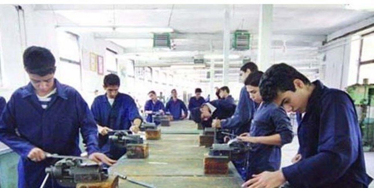  آموزش ۲۵۰ مهارت در مراکز فنی و حرفه‌ای استان لرستان