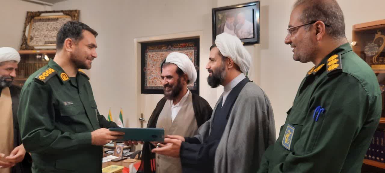 ستادامربه معروف یک نهاد انقلابی وناظر براجرای قانون وشرع مقدس 