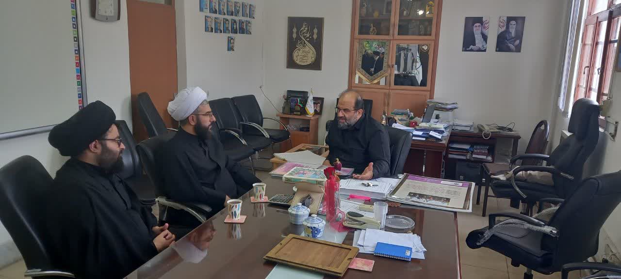 نشست هم اندیشی با معاونت فرهنگی و پرورشی استان با موضوع برون رفت از چلش های رفتاری دانش آموزان