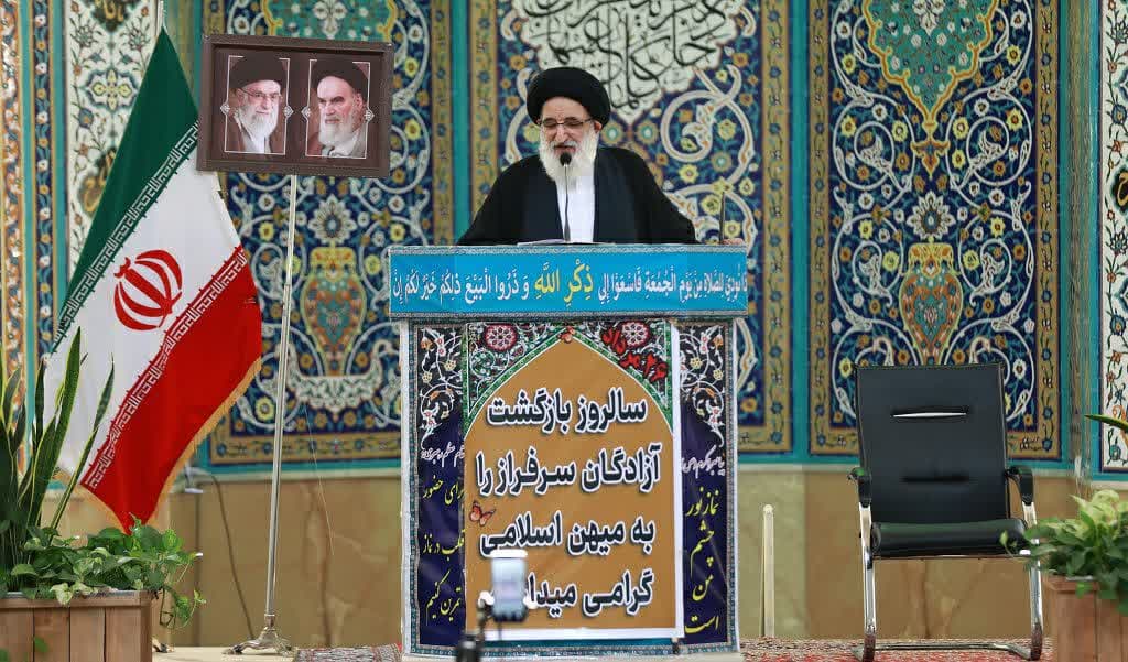 مجلس نباید از اهداف و ارزش‌های انقلاب عقب‌نشینی کند