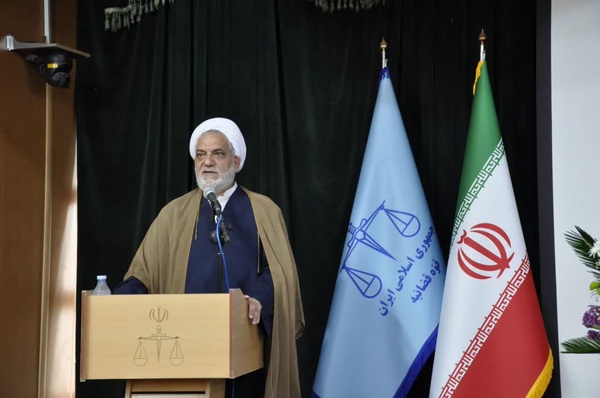 فساد اداری در شرکت نفت و اداره صمت کرمان، دستگیری ۷ مسؤول و کشف ۷۵۰ سکه و یک کیلو طلای آب شده