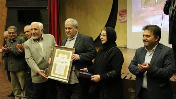اصغر جاوید، فیلم ساز عاشورایی اردبیل مورد تجلیل قرار گرفت