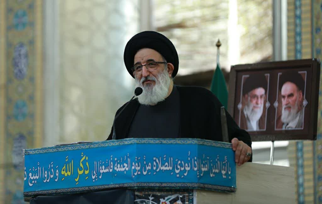مواظب باشید در دام مارپیچ سکوت نیفتید / انقلابیون در جاده مستقیم با سرعت حرکت می‌کنند 