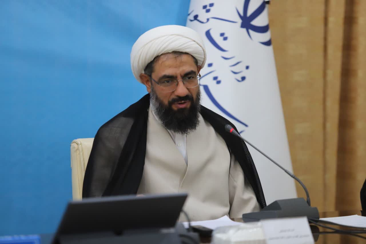 ترویج و تبیین اهمیت نماز در سطح جامعه و دستگاه‌ها