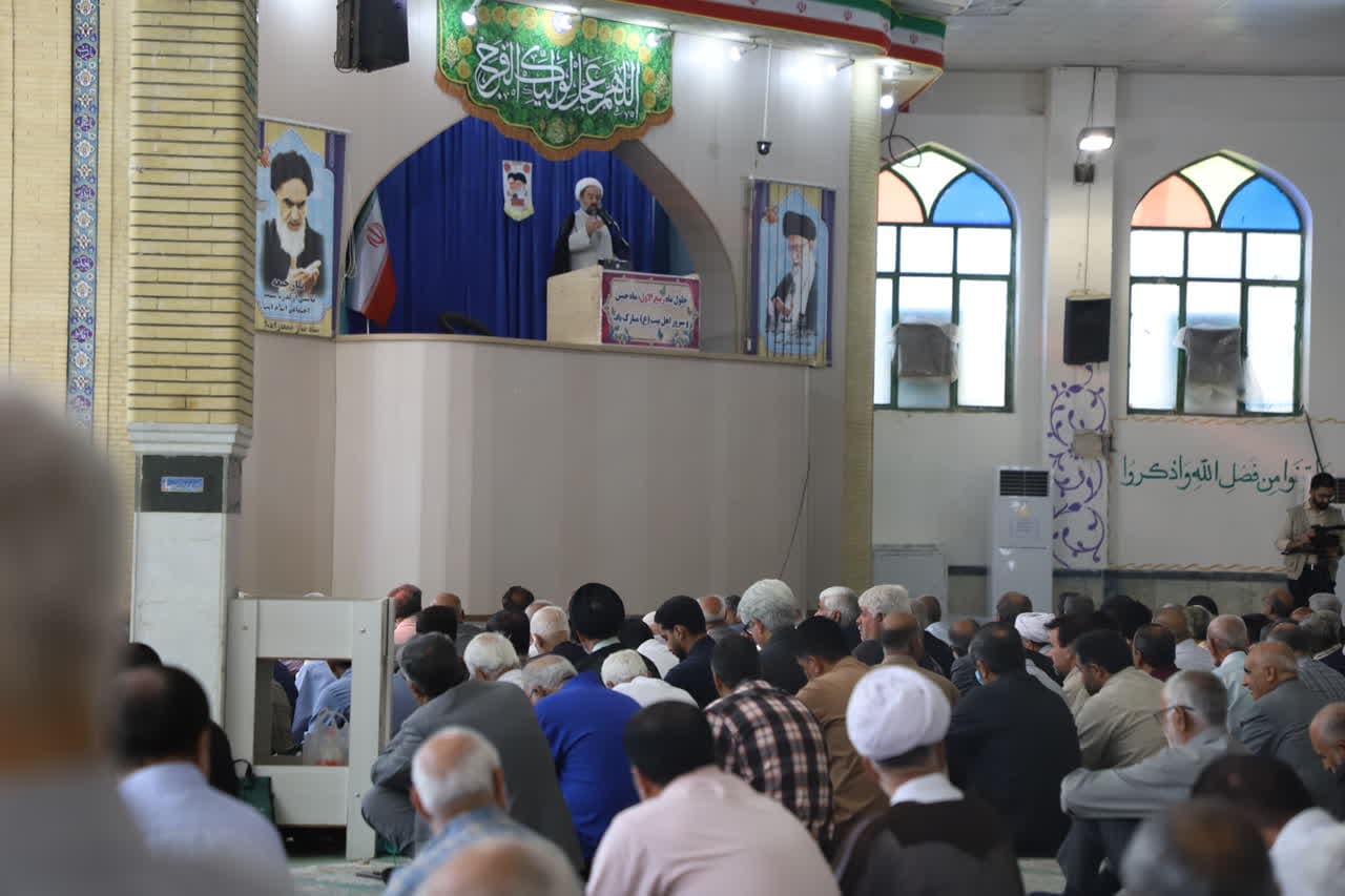 جامعه اسلامی جز با وحدت مقتدر نمی‌ماند