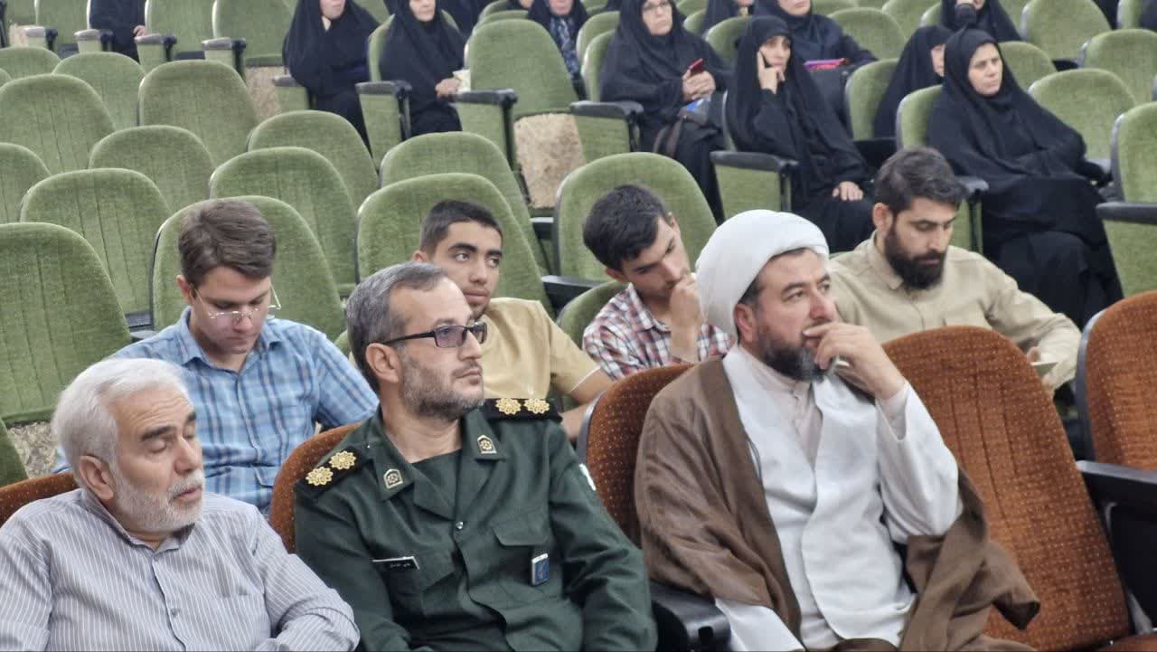 دوره آموزشی تربیت مربی عفاف و حجاب و فریضتین برگزار میشود.