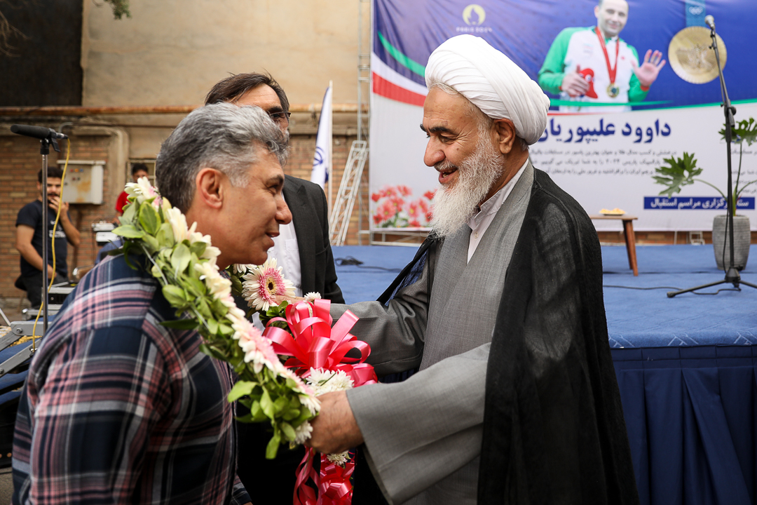 شما ورزشکاران و مدال‌آوران را سفیران اخلاق نبوی در انظار جهانیان می‌بینیم