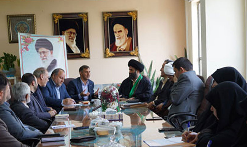 مقام معلم از نگاه اخلاقی و انسانی بسیار ارزشمند است