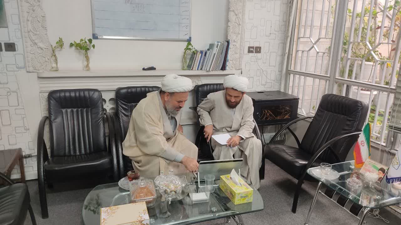 نشست صمیمی دبیر محترم ستاد امر به معروف و نهی از منکر  با حجت الاسلام والمسلمین گرجی دبیر سابق ستاد 