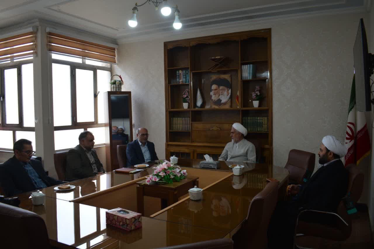 دیدار مدیرکل کمیته امداد امام خمینی (ره) استان با دبیر ستاد امر به معروف و نهی از منکر استان آذربایجان‌غربی