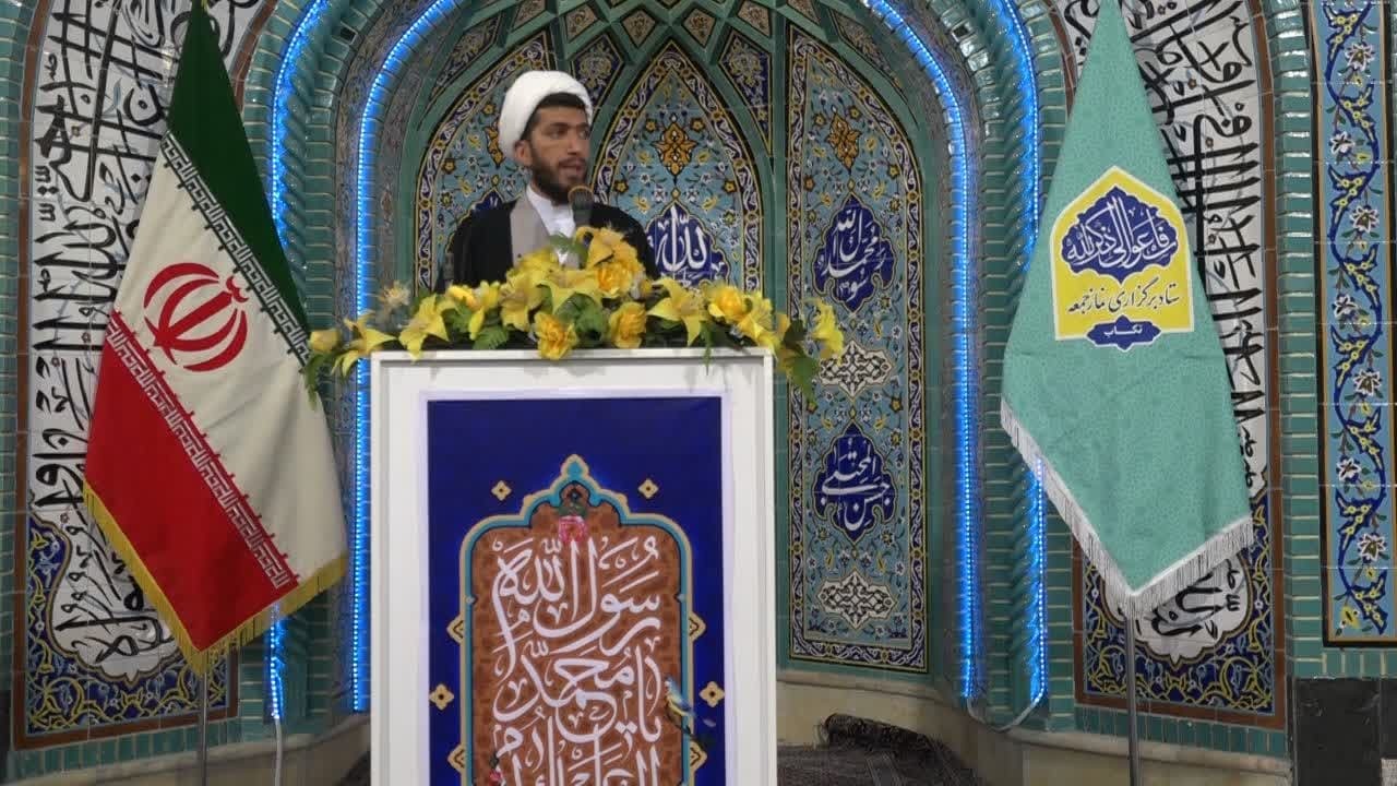 شهدا و ایثارگران مدال افتخار و نمود واقعی افتخار ایران اسلامی هستند